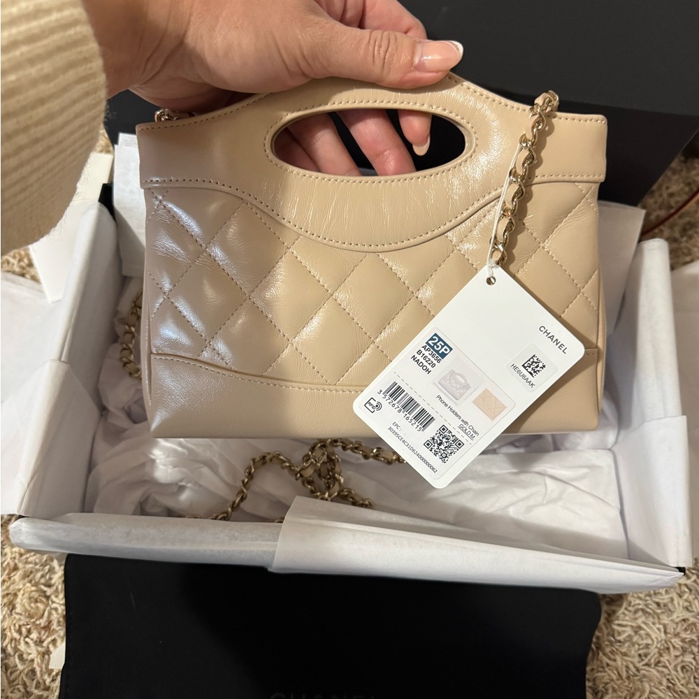 Chanel phone holder - Picture 5 of 5